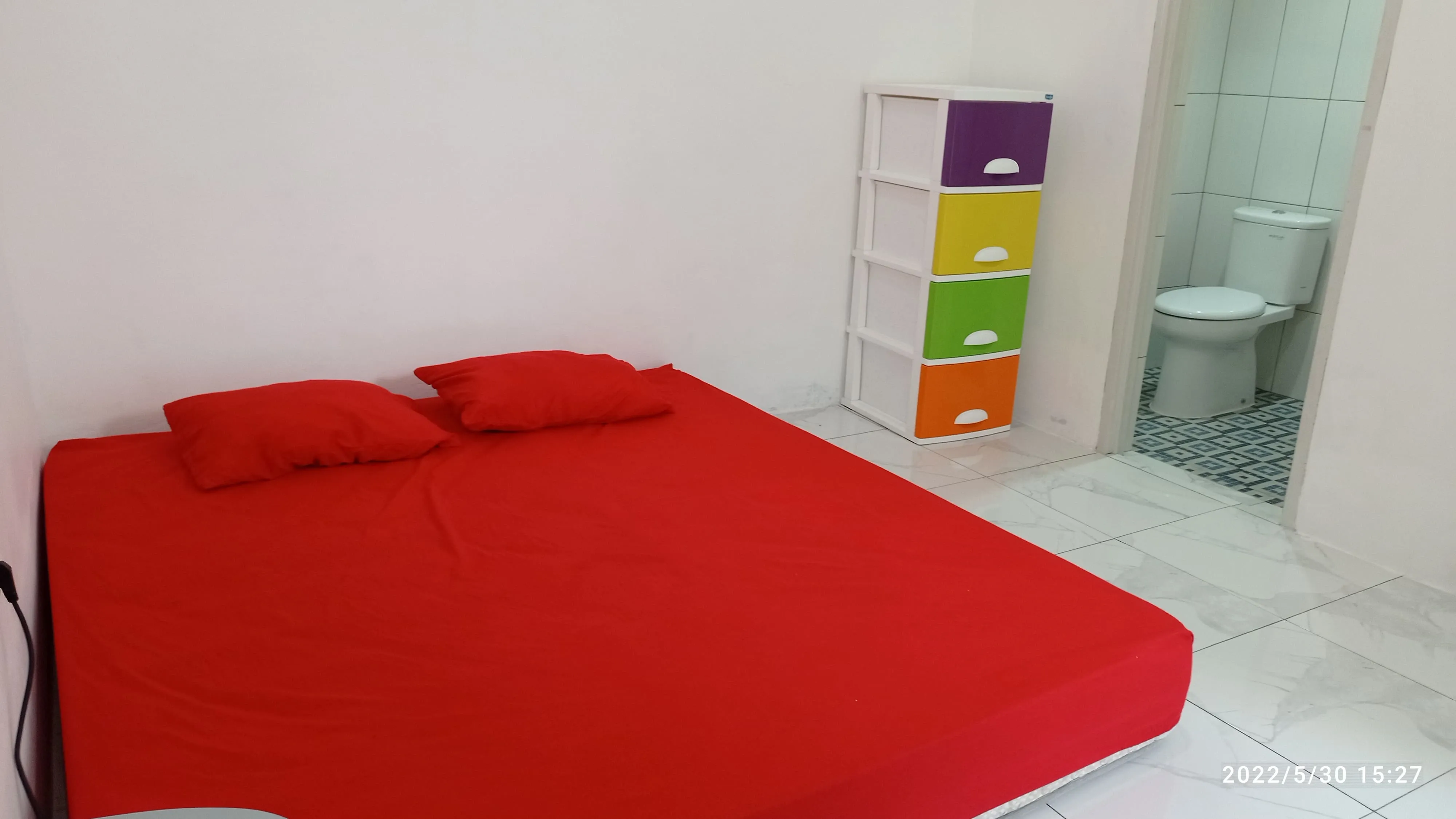 Foto Kamar M (Superior or Economy Room)  Kost Surabaya
